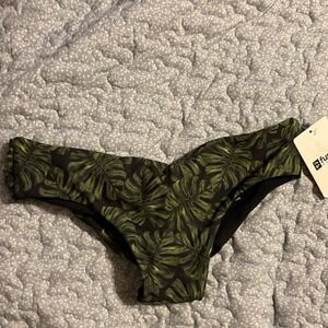 NWT Fuse Hawaii Green Leaf Print Ruched Bikini Bottom  Size Small Beach Travel